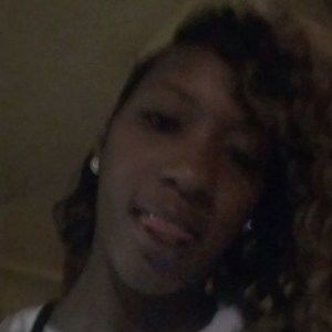 Meet your Posher, Carrie